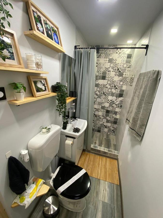 Night Lotus Apartment Hunedoara Exterior photo